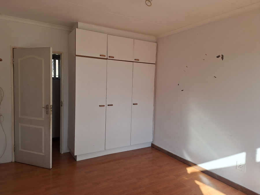 To Let 4 Bedroom Property for Rent in Strelitzia Park Eastern Cape